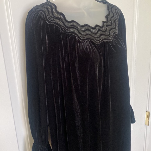 Rafaella Velvet Poet Sleeve Lace Collar Top - Picture 5 of 12